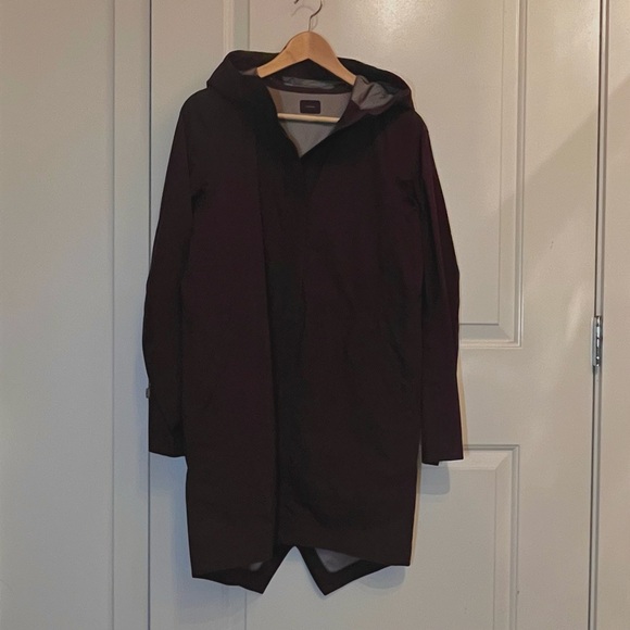 lululemon Rain Haven Jacket - Picture 12 of 12